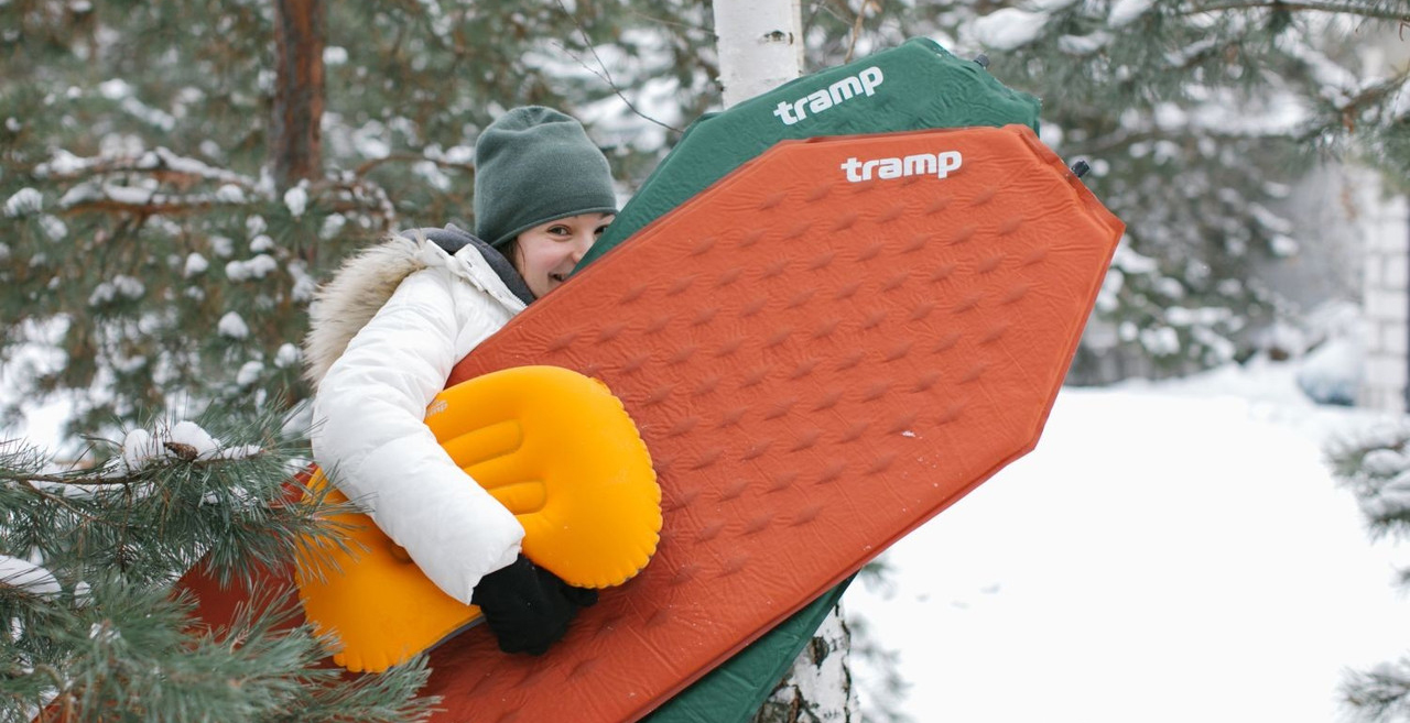 Самонадувающиеся туристические коврики Tramp серии Ultralight, коврик Tramp Ultralight TPU 2.5 оранжевого цвета